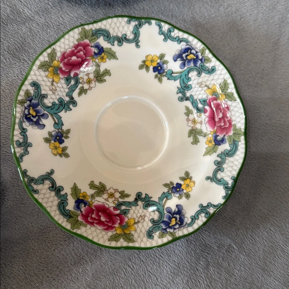 Royal Doulton Floradora Green 1981 Tea Cup Saucer Set of 5 Fine China‎ Vintage